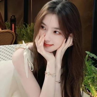 在拥挤的房间拥抱